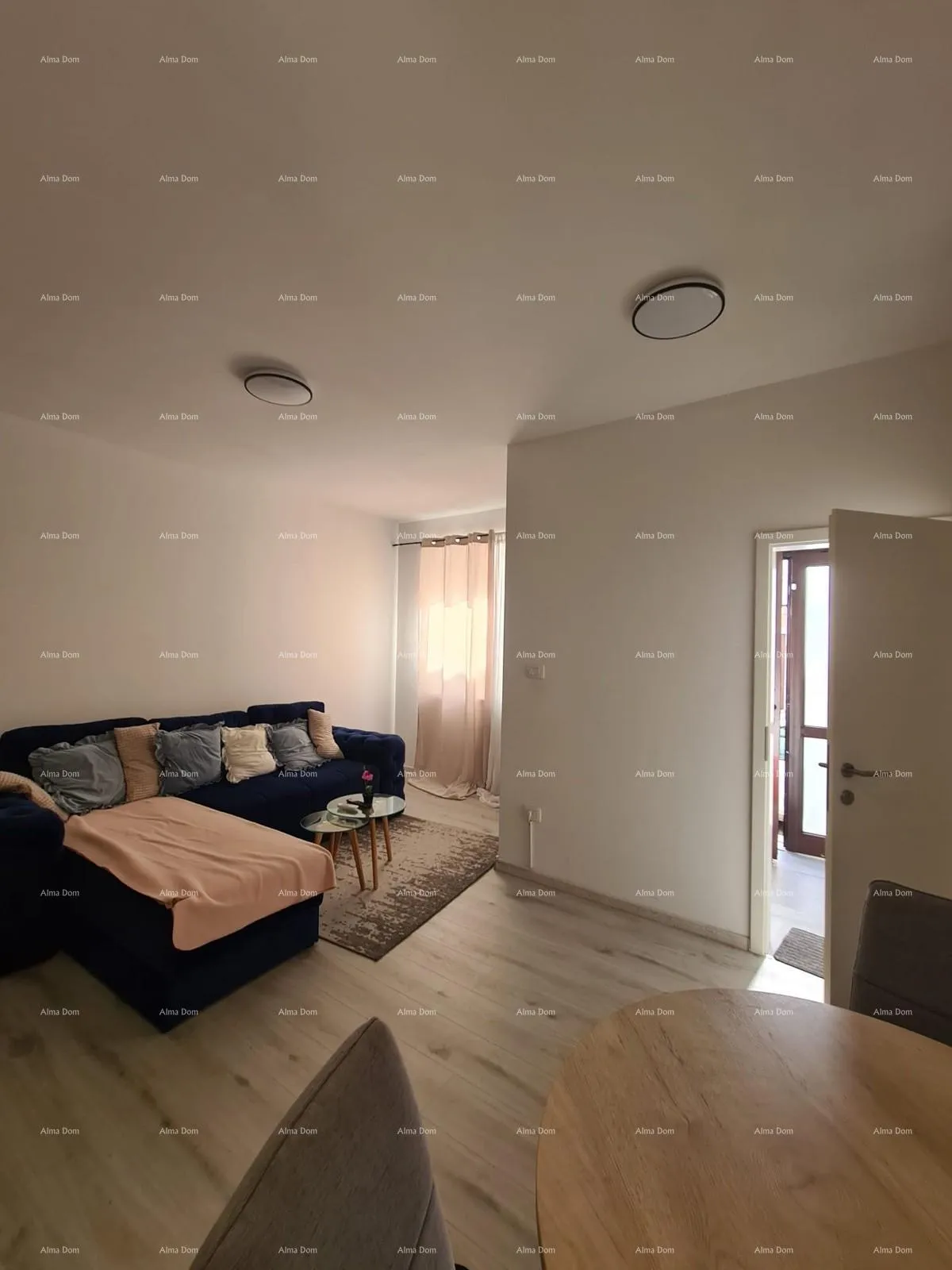 Stan Prodaje se nekretnina s dva apartmana – Pula - cover