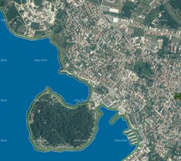 Građevinsko zemljište Atraktivno građevinsko zemljište 50 m od mora u Medulinu – stvorite svoj raj blizu obale!