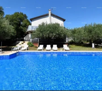 Kuća Poreč, Apartmanska kuća 330m² s bazenom