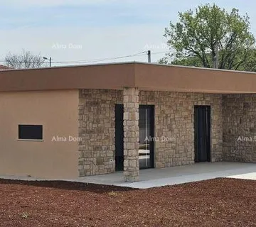 Kuća Prizemna kuća s bazenom – okolica Poreč
