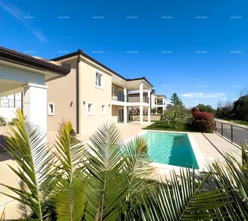 Kuća Prekrasna vila u mediteranskom stilu, Umag. Manji kompleks sa vilama , blizina novog luksuznog kompleksa Petram Resorta.