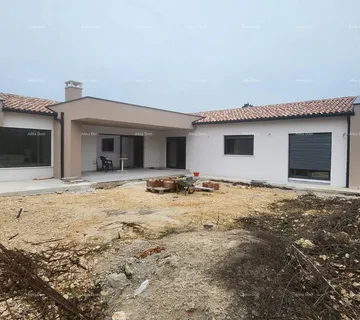 Kuća Prodaje se kuća, okolica Raša