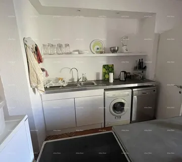 Stan Pula, centar – Prostran trosoban stan od 76,38 m² s dvije terase