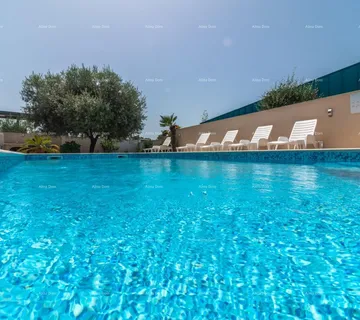 Kuća Apartmanska kuća s bazenom!Blizina mora i plaže! Peroj.