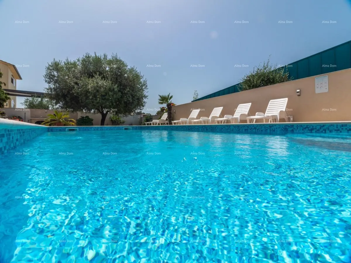 Kuća Apartmanska kuća s bazenom!Blizina mora i plaže!  Peroj. - cover