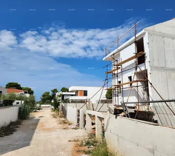 Kuća Fažana! Dvojna kuća s garažom u neposrednoj blizini mora i plaža!