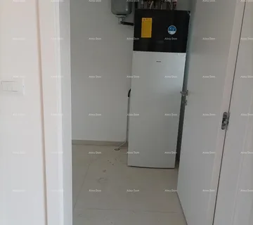 Kuća Moderna vila za odmor u zatvorenom kompleksu sa vilama na samoj obali mora.