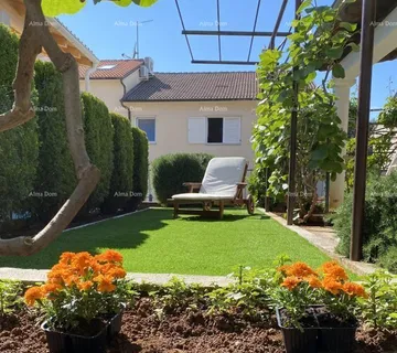 Kuća Pula – Stoja Dvojna kuća s dvije stambene jedinice, 50 m od mora