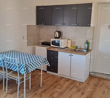 Stan PULA – Investicijski stan u centru, podijeljen u 3 potpuno opremljena studio apartmana