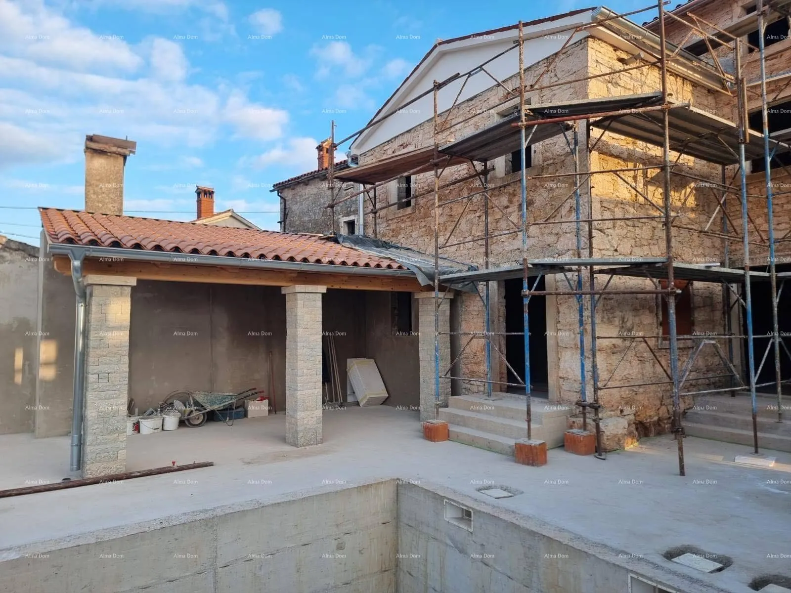 Kuća Prodaje se kuća u renovaciji – Žminj - cover