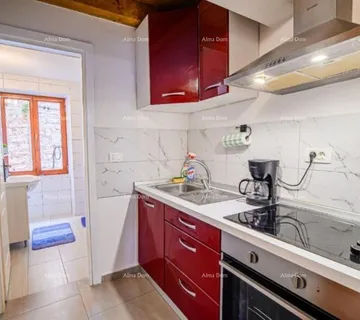 Stan Prodaja namještenog i renoviranog stana-prvi red do mora! Umag