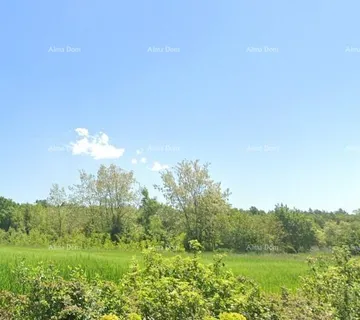 Građevinsko zemljište TINJAN – Građevinsko zemljište 898 m² s građevinskom dozvolom i plaćenim doprinosima!