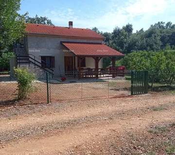Kuća Kuća, Duga Uvala