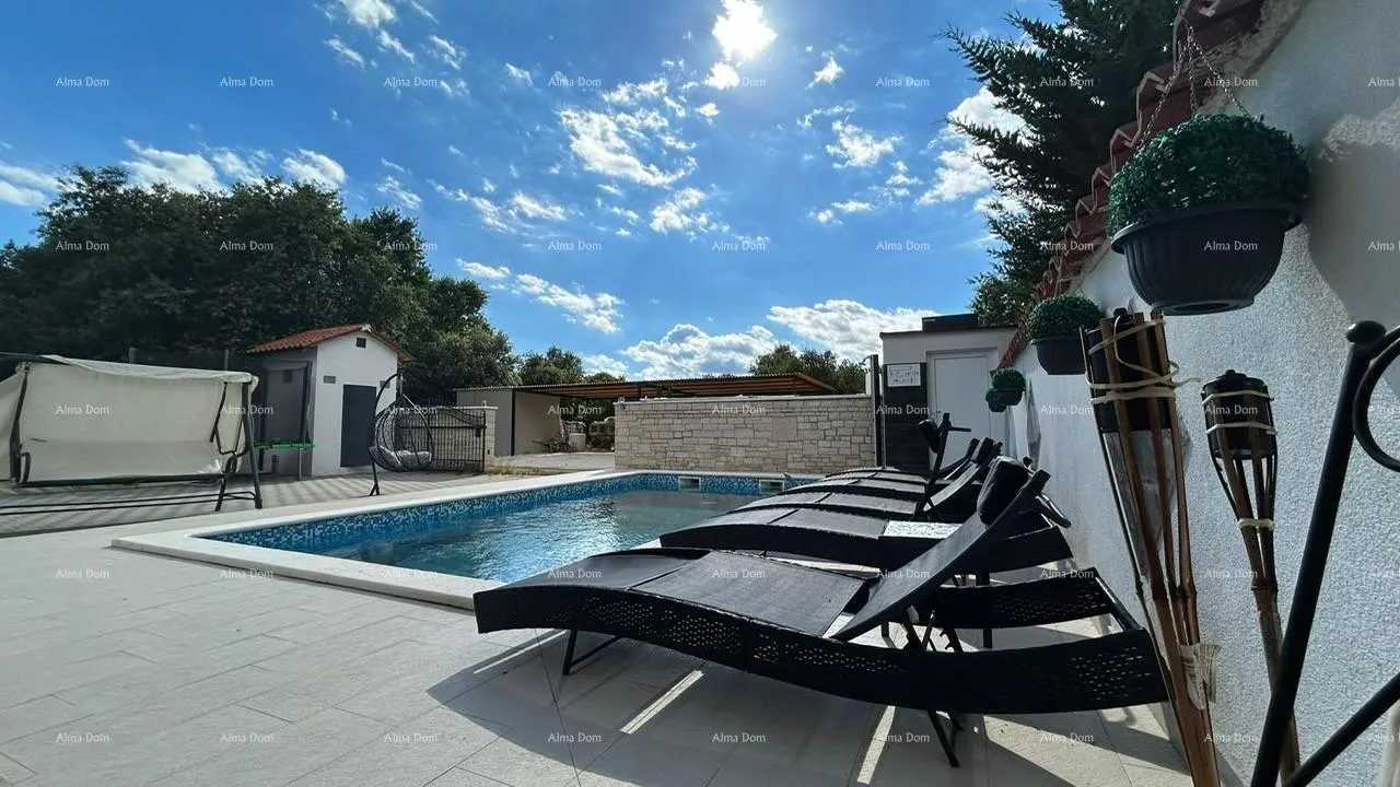 Kuća Prodajemo kuću sa više apartmana i bazenom. Pula Veli vrh. - cover
