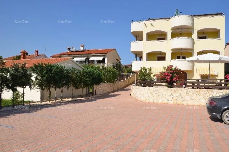 Kuća Apartmanski objekt s bazenom na odličnoj lokaciji, s pogledom na more u Medulinu - cover