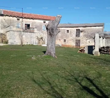 Kuća Pazin, Istra - dvije stare kamene kuće s velikim zemljištem - cover