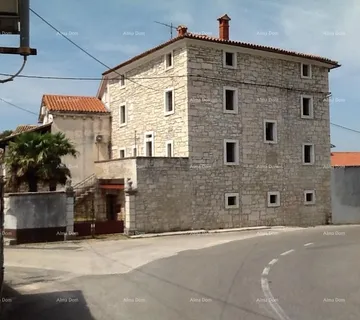 Kuća Sveti Petar u Šumi, kuća i zemljište