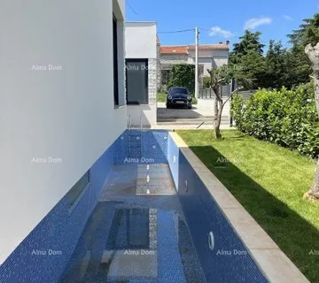 Kuća Prodaje se moderna vila, Rovinjsko selo!