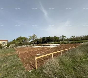 Građevinsko zemljište Prodaja građevinskog zemljišta sa građevinskom dozvolom, Svetvinčenat!