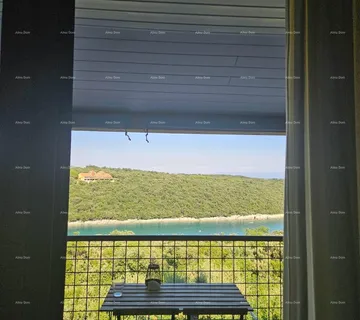 Stan Prvi red do mora! Renoviran stan u Dugoj uvali!