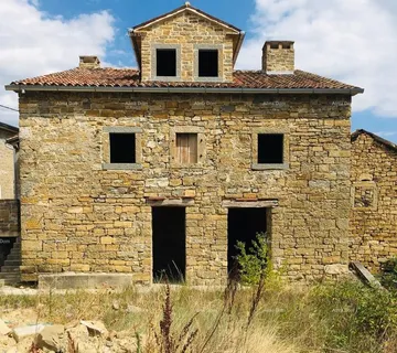 Kuća Kuća samostojeća stara za rekonstrukciju , blizina mjesta Motovuna. - cover