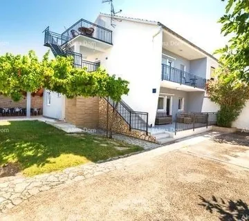 Kuća MEDULIN – KUĆA S 3 APARTMANA, ODLIČNA INVESTICIJA!