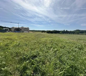 Građevinsko zemljište Prodaje se građevinsko zemljište, 5832m2, Barban
