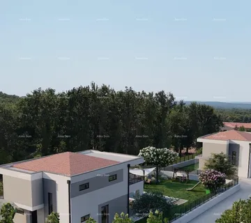 Kuća GALIŽANA - Prodaja moderne kuće s bazenom, jacuzzijem i pogledom ma more! - Galižana, Vodnjan