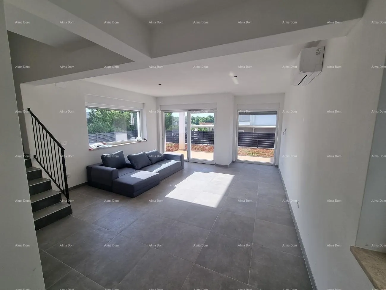 Kuća Moderna duplex kuća s krovnom terasom i panoramskim pogledom na more - cover