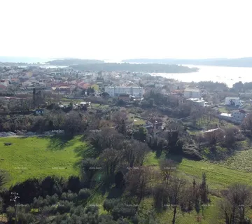 Građevinsko zemljište Prodaje se građevinsko zemljište u Medulinu, 6700m2