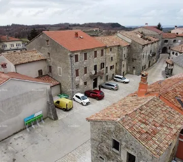 Kuća Stara vila za renoviranje u Gračišću - cover