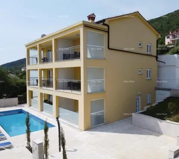 Kuća Raša, Šarmantna apartmanska kuća s bazenom i panoramskim pogledom na more