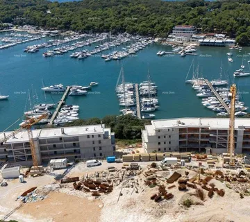 Stan Prodaja modernih stanova u eksluzivnoj zgradi sa pogledom na marinu, Pula!
