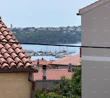 Kuća Prodaje se fantastična kuća sa tri stana u Medulinu!