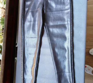 Crne hlače "Zara" - cover