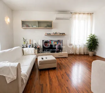 Istra, Pula - Stan u Austrougarskoj gradnji, 81m2 - cover