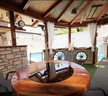 Istra, Šišan - Kuća s bazenom 100 m2 - Šišan, Ližnjan