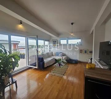 Zagreb, Gornja Dubrava - Penthouse 65m2 sa terasom i park. mjestom