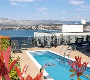 Trogir, Čiovo - moderna VILA u nizu, sa bazenom i prekrasnim pogledom na more, 282 m2 - cover