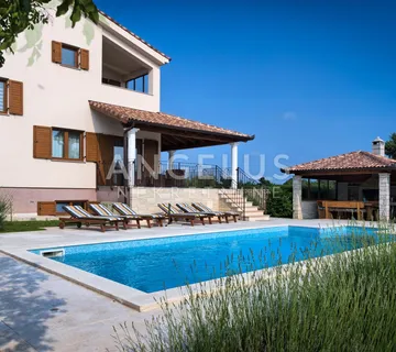 Istra, Svetvincenat - Vila s bazenom na prodaju, 294 m2 - Štokovci, Svetvinčenat