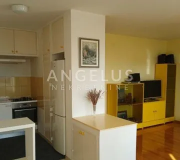 Split, Lokve - dvosoban stan na odličnoj lokaciji, 65 m2, ZAMJENA - cover