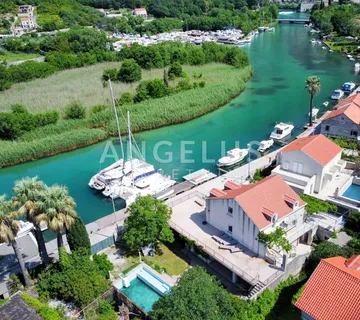 Dubrovnik - okolica, kuća s bazenom za investiciju - PRILIKA - Komolac, Dubrovnik