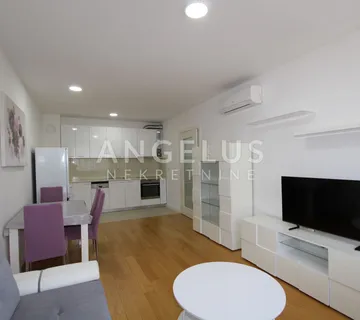 Središće - Stan 50 m2 sa parkirnim mjestom u garaži - Zagreb