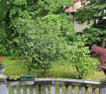 Zagreb, Tuškanac, pola vile u jednoj od naljepših ulica