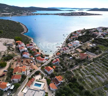 Kanica - kuća za odmor u blizini mora sa vezom za brod, 154 m2 - Kanica, Rogoznica