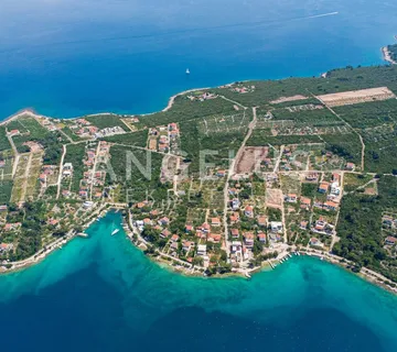 Šolta, Nečujam - građ.zemljište u blizini mora, 850 m2 - cover