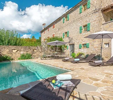 Istra, okolica Grožnjana - kamena kuća, 180m2, dugoročno!
