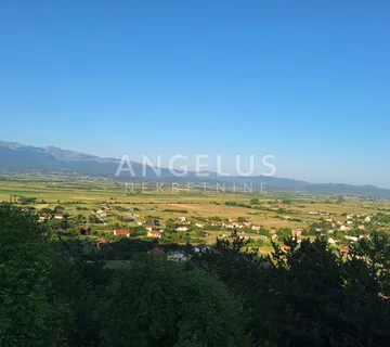 Radošić, Sinj - građevinsko zemljište s panoramskim pogledom, 1330 m2