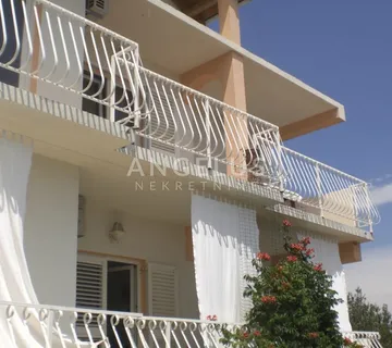 Čiovo, Slatine - apartmanska kuća sa bazenom PRODAJA - cover