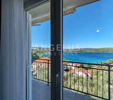 Šolta, Nečujam - kuća sa okućnicom i pogledom na more - cover